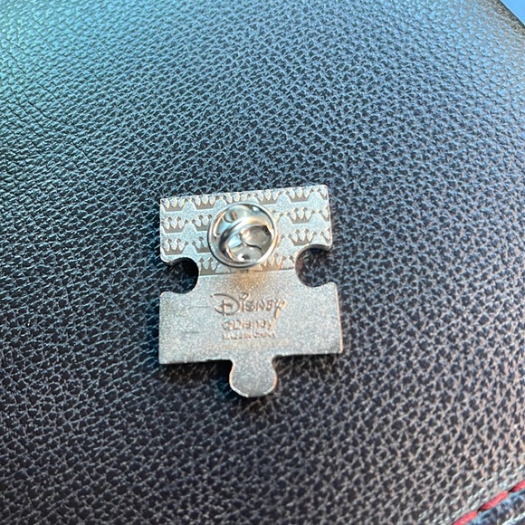 Disney Loungefly cats blind box pin puzzle piece Toulouse - no box - Picture 2 of 2